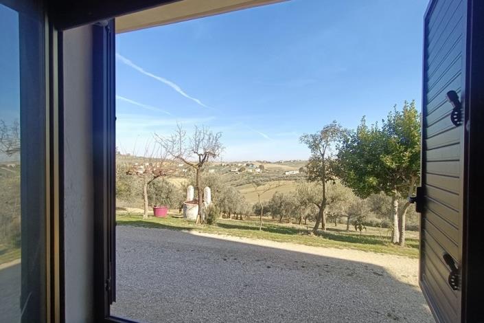 Image No.20-5 Bed Farmhouse for sale