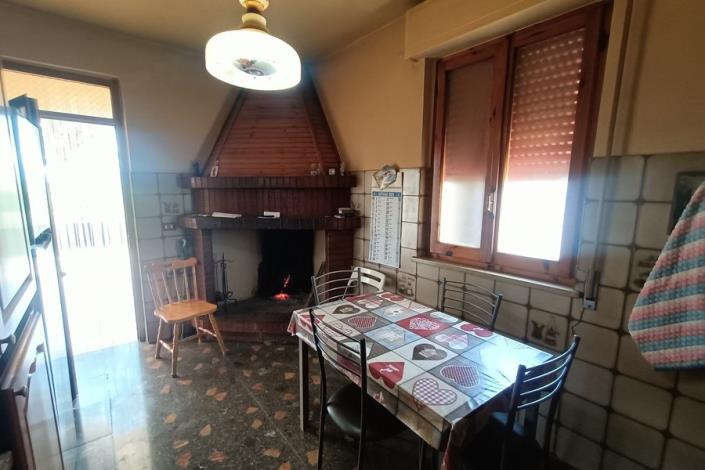 Image No.24-5 Bed Farmhouse for sale