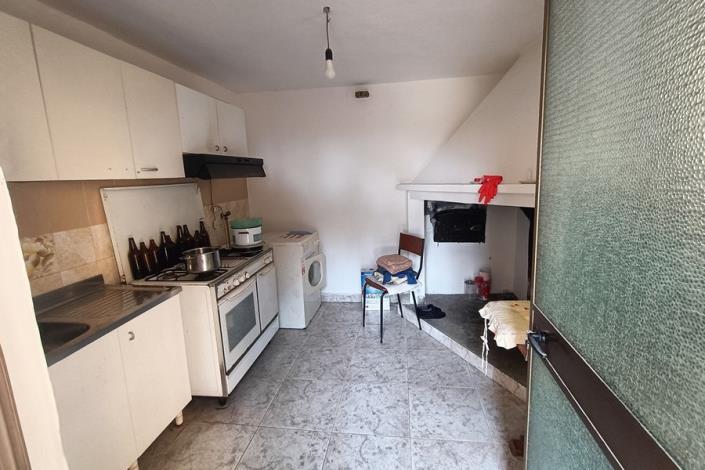 Image No.52-5 Bed Farmhouse for sale