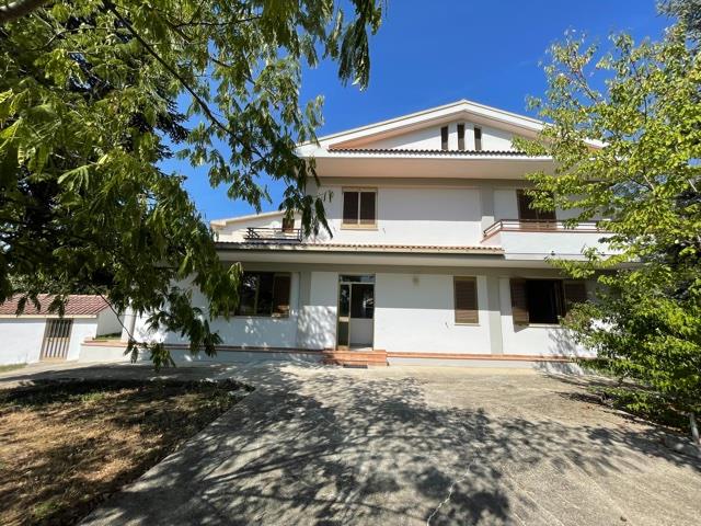 Image No.2-3 Bed Country House for sale