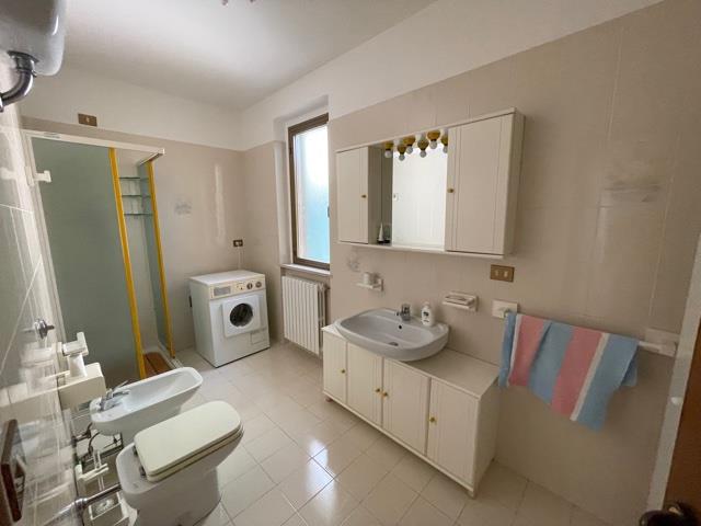 Image No.16-3 Bed Country House for sale