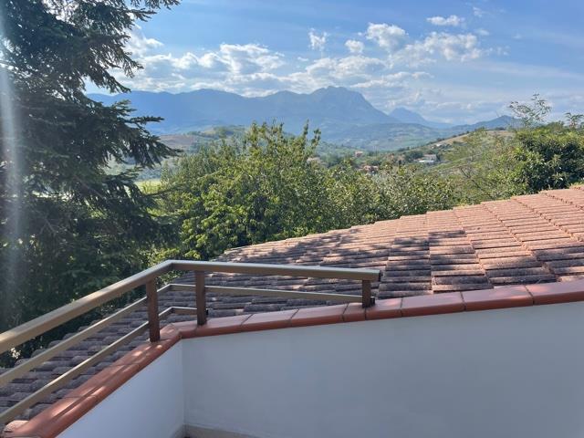 Image No.25-3 Bed Country House for sale