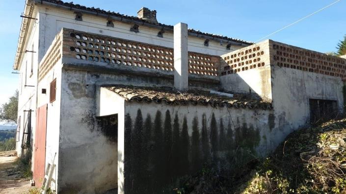 Image No.13-5 Bed Farmhouse for sale