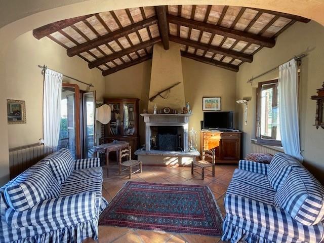 Image No.14-6 Bed Villa / Detached for sale