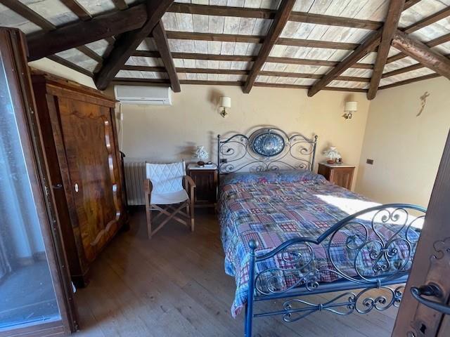 Image No.23-6 Bed Villa / Detached for sale