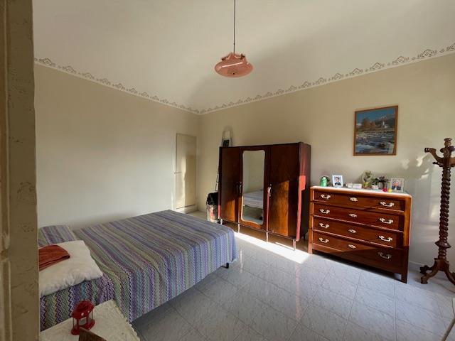 Image No.12-3 Bed Semi-Detached for sale