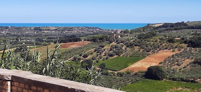 Image No.2-2 Bed Townhouse for sale