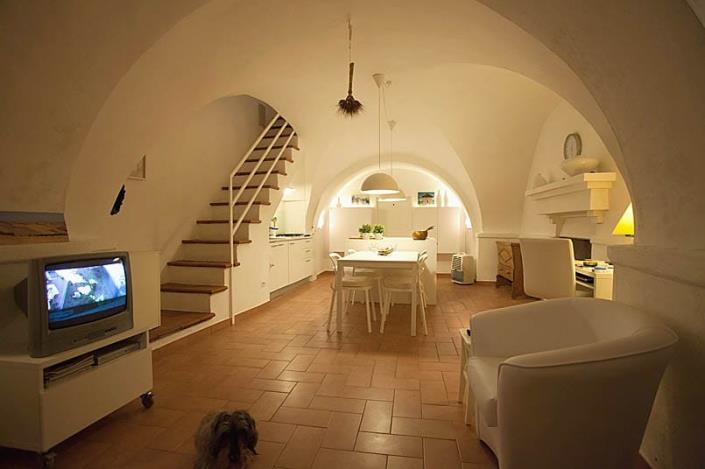 Image No.10-2 Bed Townhouse for sale