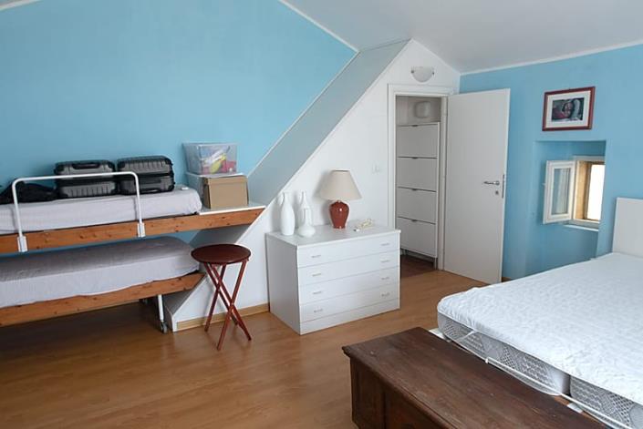 Image No.17-2 Bed Townhouse for sale