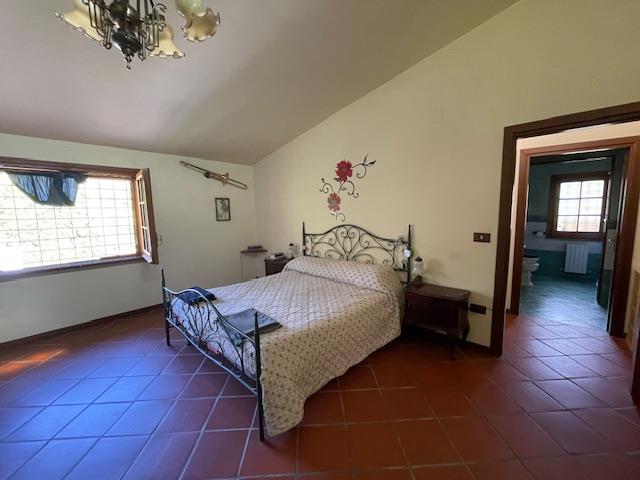 Image No.30-5 Bed Country House for sale