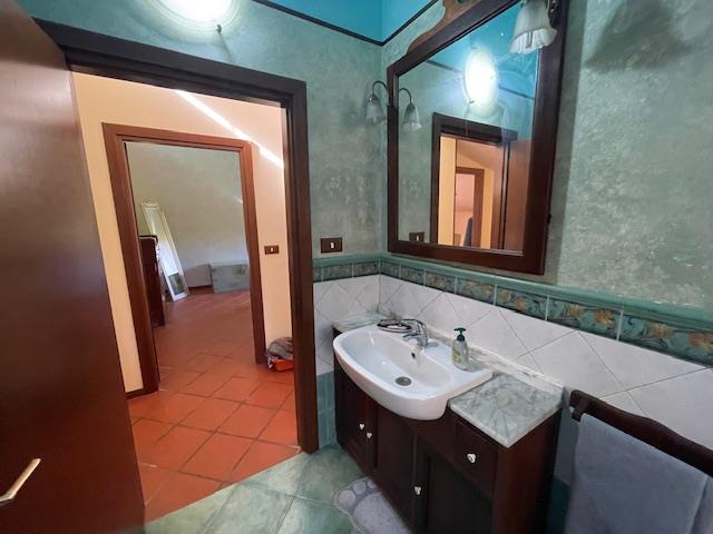 Image No.32-5 Bed Country House for sale