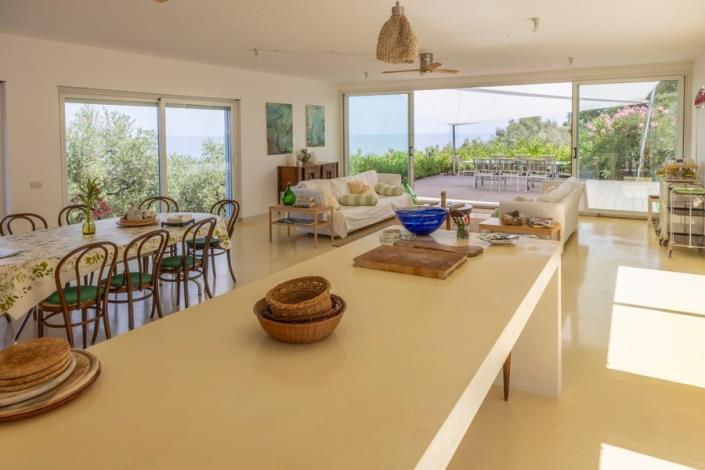 Image No.9-4 Bed Villa for sale