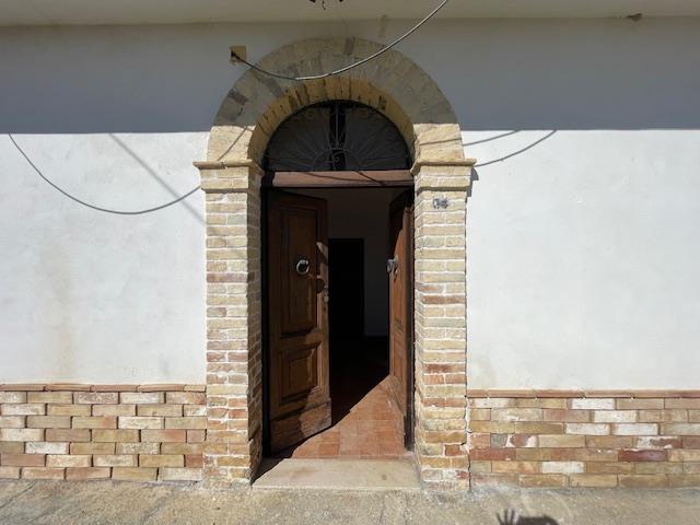 Image No.10-4 Bed Townhouse for sale