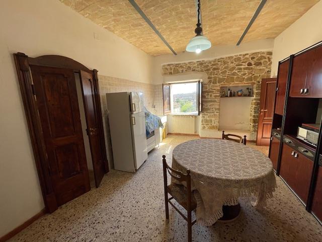 Image No.27-4 Bed Townhouse for sale