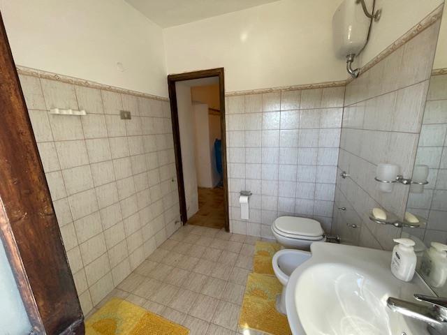 Image No.32-4 Bed Townhouse for sale