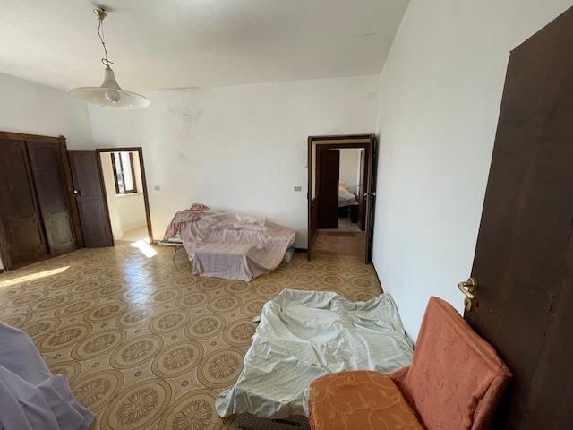 Image No.46-4 Bed Townhouse for sale