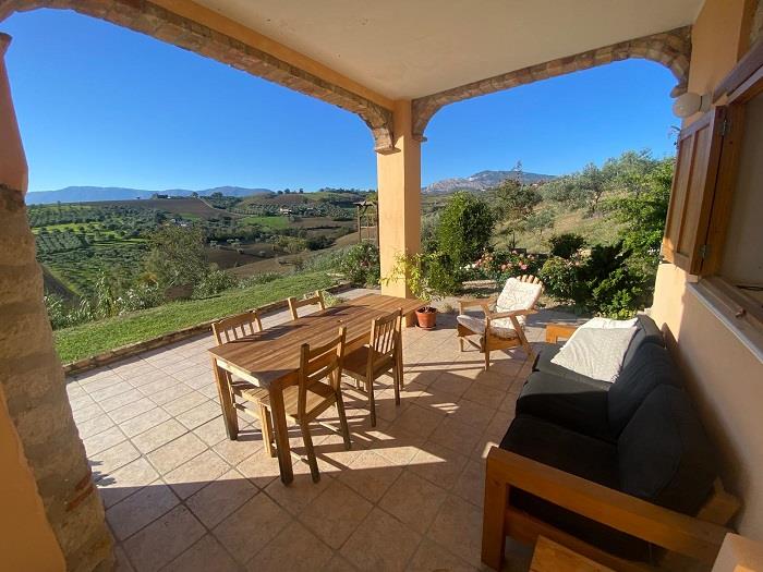 Image No.2-Maison de campagne de 4 chambres à vendre à Cugnoli