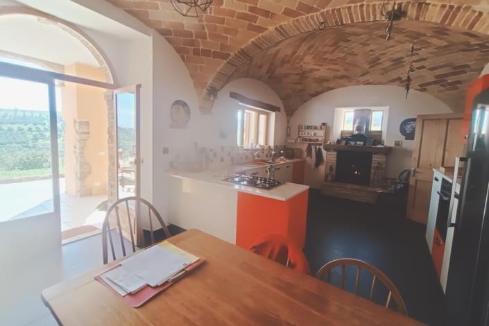 Image No.24-Maison de campagne de 4 chambres à vendre à Cugnoli