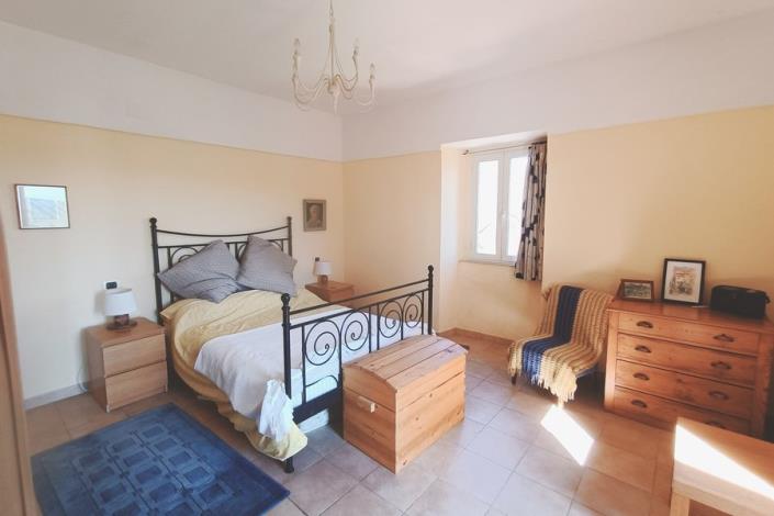 Image No.39-Maison de campagne de 4 chambres à vendre à Cugnoli