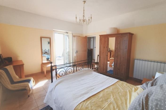 Image No.42-Maison de campagne de 4 chambres à vendre à Cugnoli