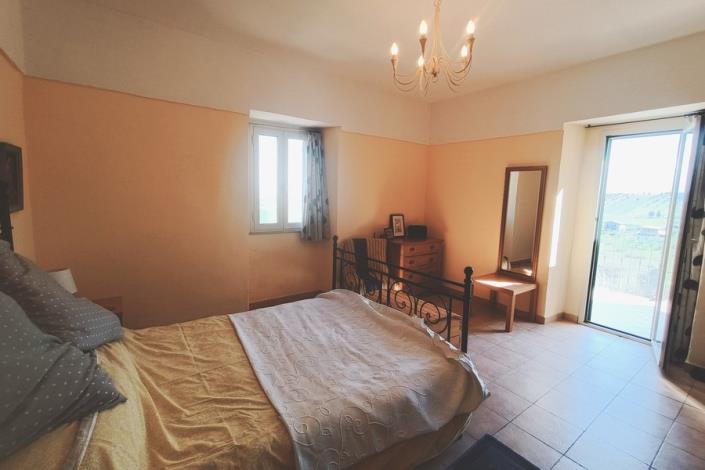 Image No.43-Maison de campagne de 4 chambres à vendre à Cugnoli