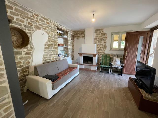 Image No.3-Maison de campagne de 3 chambres à vendre à Bisenti