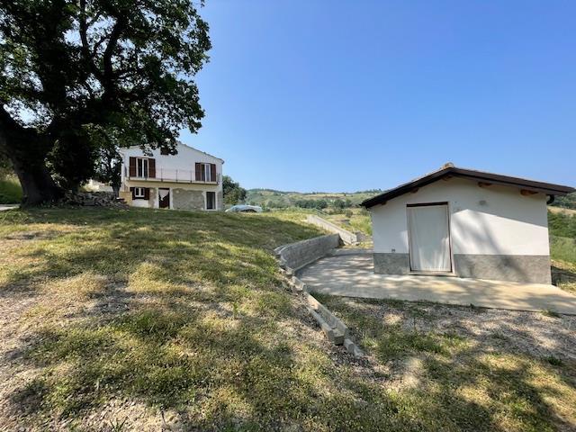 Image No.8-Maison de campagne de 3 chambres à vendre à Bisenti