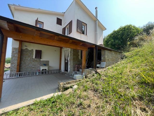 Image No.11-Maison de campagne de 3 chambres à vendre à Bisenti