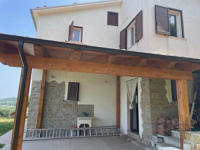 Image No.12-Maison de campagne de 3 chambres à vendre à Bisenti