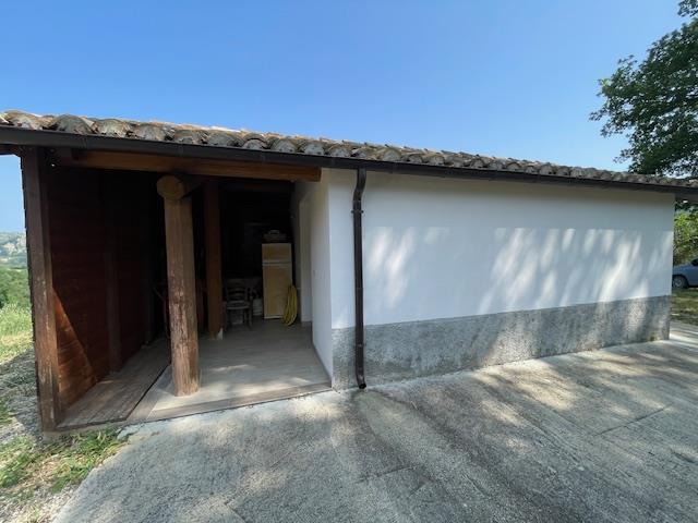 Image No.20-Maison de campagne de 3 chambres à vendre à Bisenti