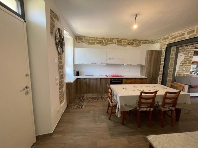 Image No.30-Maison de campagne de 3 chambres à vendre à Bisenti