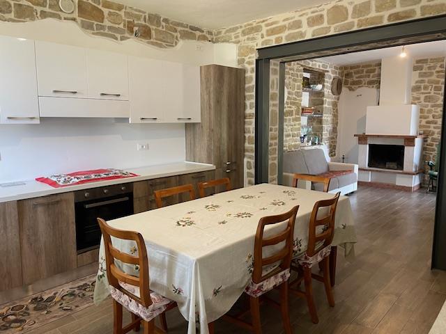 Image No.29-Maison de campagne de 3 chambres à vendre à Bisenti