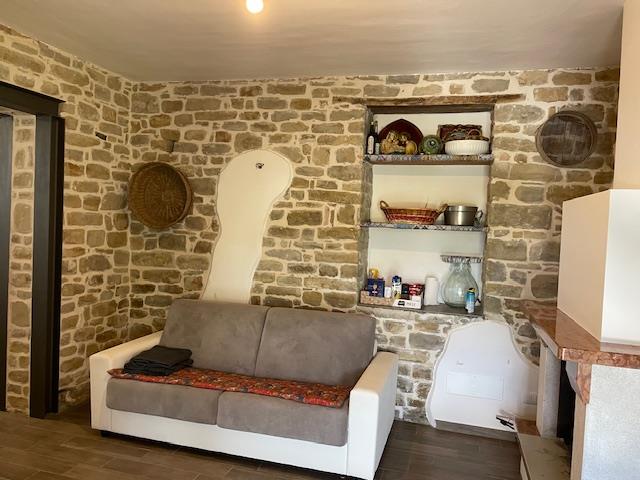 Image No.33-Maison de campagne de 3 chambres à vendre à Bisenti