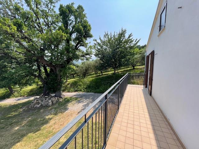 Image No.53-Maison de campagne de 3 chambres à vendre à Bisenti