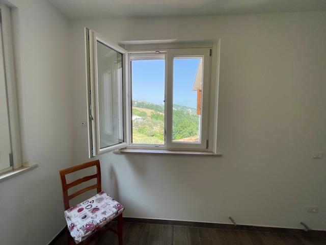 Image No.55-Maison de campagne de 3 chambres à vendre à Bisenti