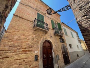 1 - Penne, Townhouse