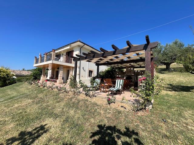 Image No.15-Maison de campagne de 8 chambres à vendre à Citta Sant'Angelo