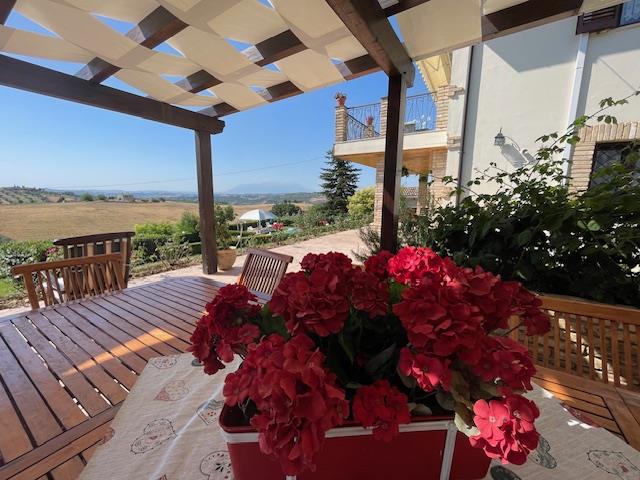 Image No.20-Maison de campagne de 8 chambres à vendre à Citta Sant'Angelo