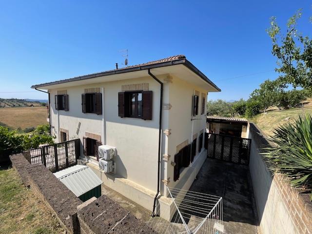 Image No.23-Maison de campagne de 8 chambres à vendre à Citta Sant'Angelo