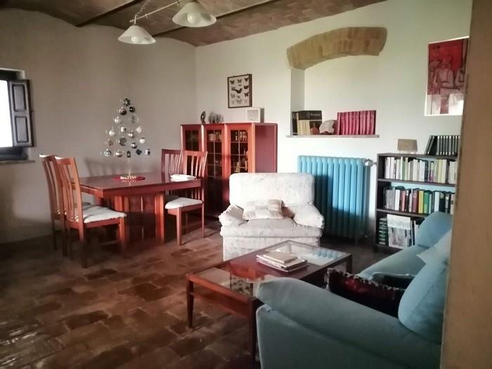 Image No.8-Maison de campagne de 2 chambres à vendre à Loreto Aprutino