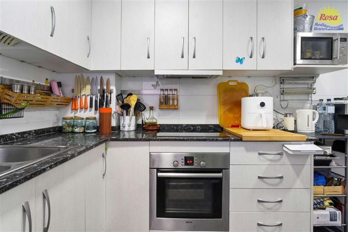 Image No.10-3 Bed Property for sale