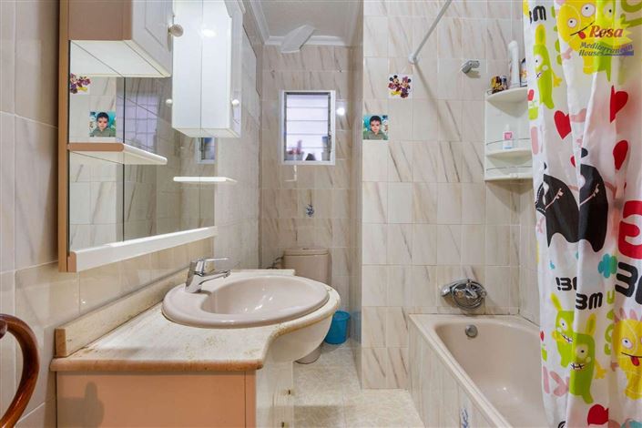 Image No.14-3 Bed Property for sale