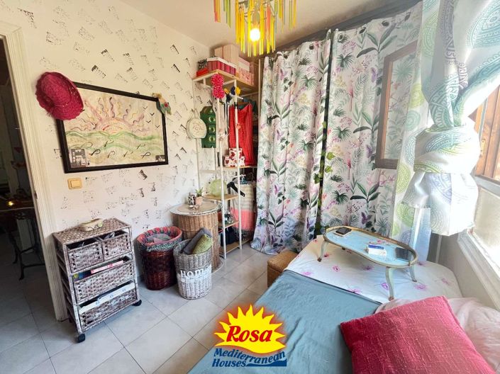 Image No.9-3 Bed Property for sale