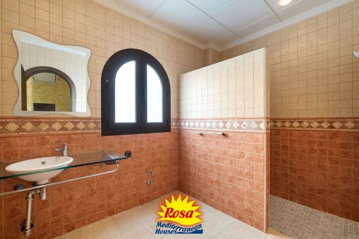 Image No.30-4 Bed Villa for sale