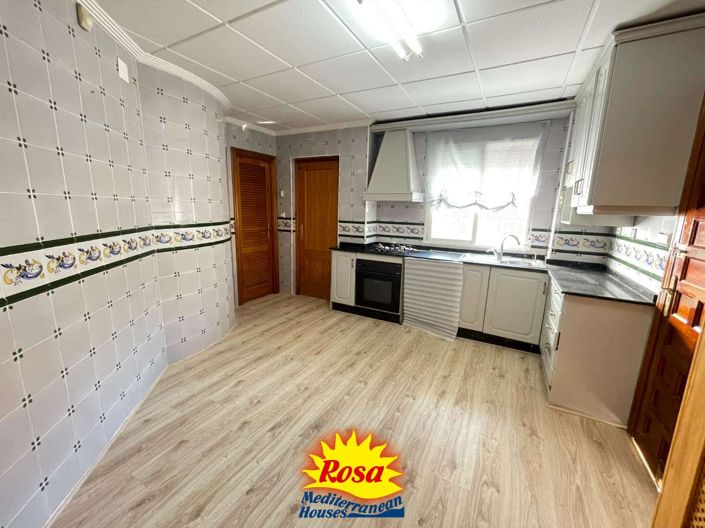 Image No.15-5 Bed Chalet for sale