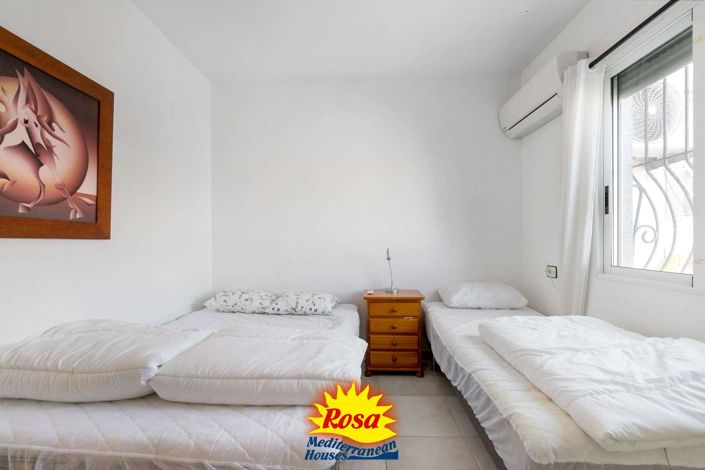 Image No.28-5 Bed Villa for sale