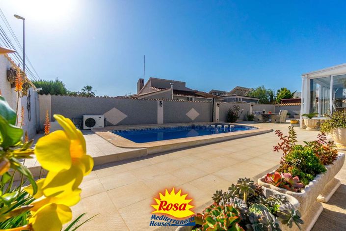 Image No.9-5 Bed Villa for sale