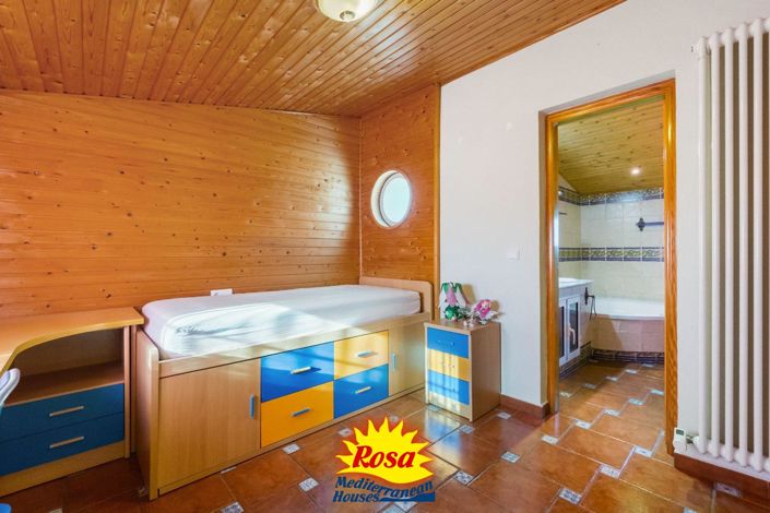 Image No.22-4 Bed Villa for sale