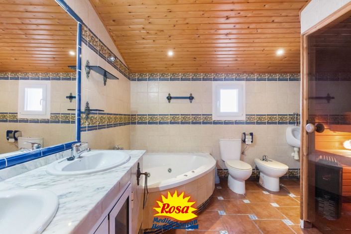 Image No.28-4 Bed Villa for sale