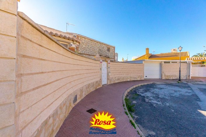 Image No.38-4 Bed Villa for sale